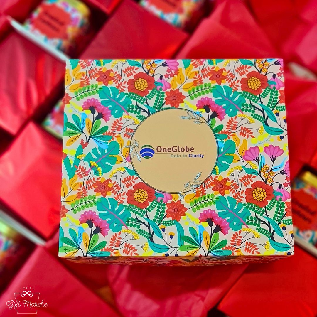 Globe One : New Year box