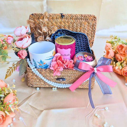 The Connoisseur Box