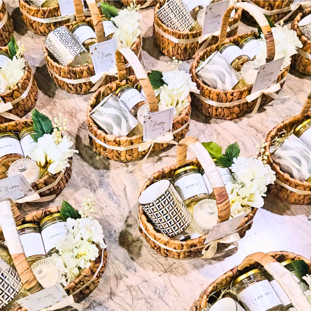 White Classy New Year Gift Hamper