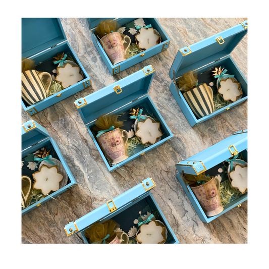 Signature Trunk Invite Hamper
